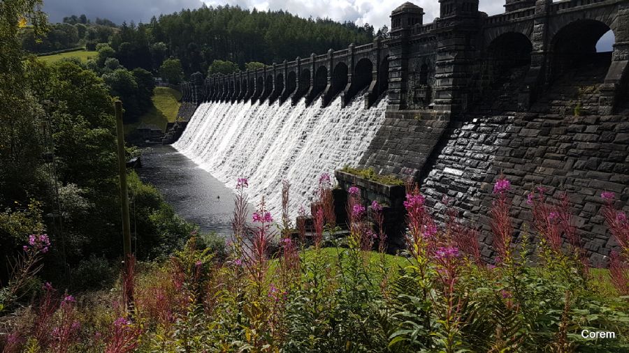 הסכר והאגם מלאכותי Lake Vrnwy